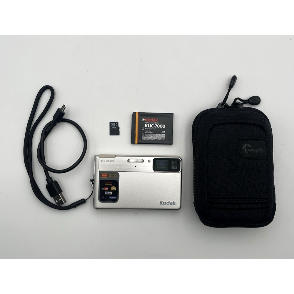Kodak Easyshare M590 14 Megapixel Sensor 5X Optical Zoom Lens Digital Camera